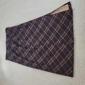 COVINGTON plaid skirt w back slit and side zip. Brown purple cream. Size 10P